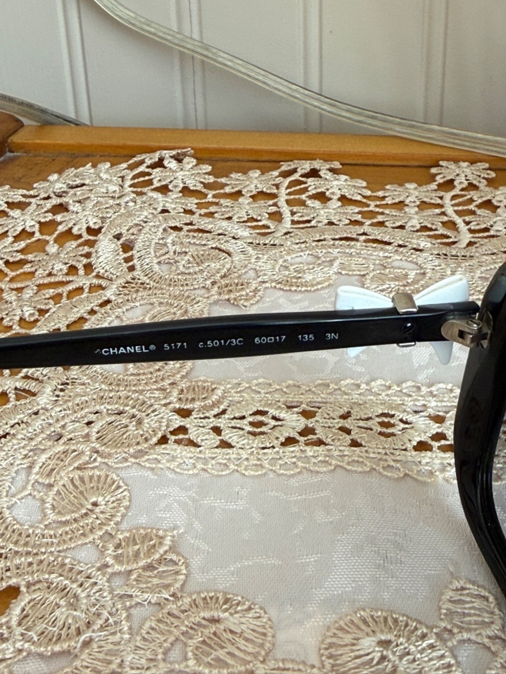 Chanel Bow Black and White Sunglasses - Picture 4 of 4